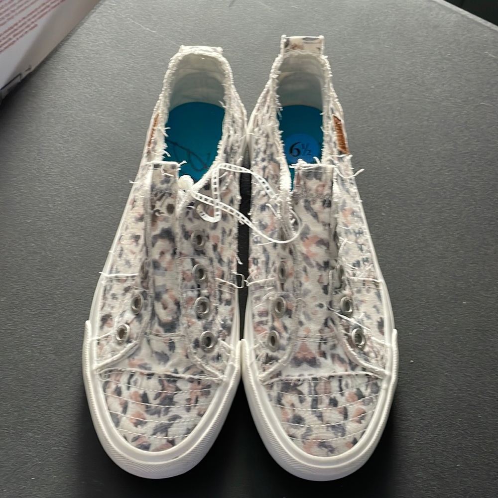 Malibu blowfish shoes size 6 1/2